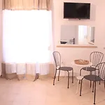 Apartament Krinis *